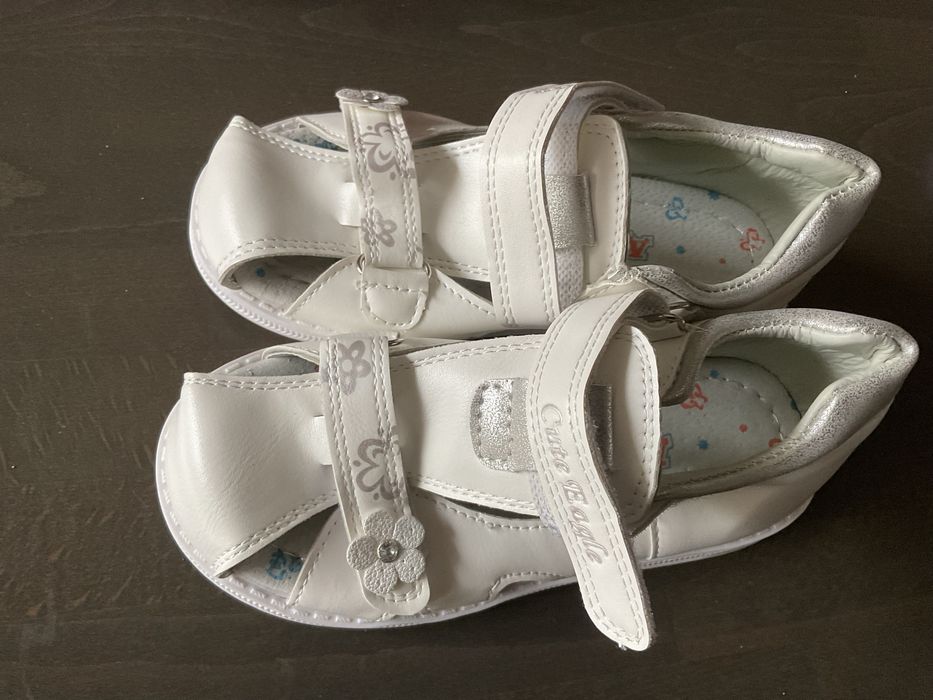 Детски сандали , чисто нови
