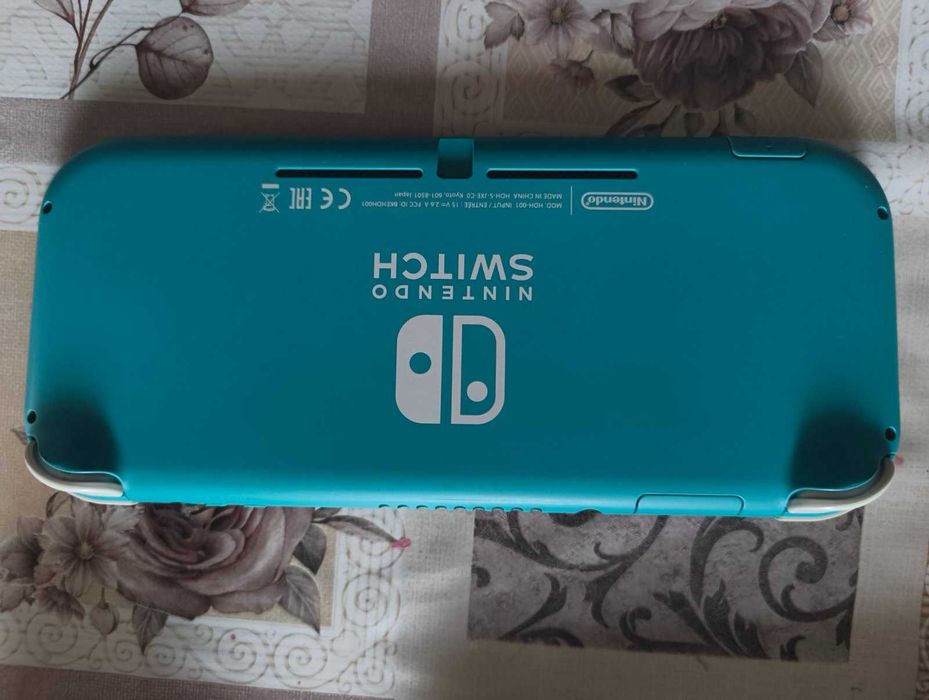 Nintendo Switch LITE + 128 gb Micro SD карта и 6 игри