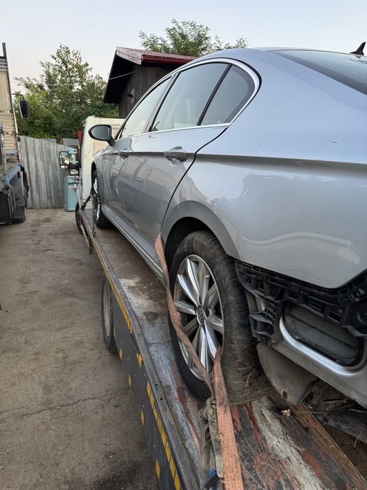 Dezmembrez volkswagen passat 2015 motor bara trager far plansa  motor