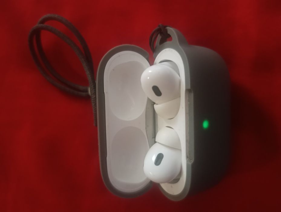 Iphone Zaryadka + aipods