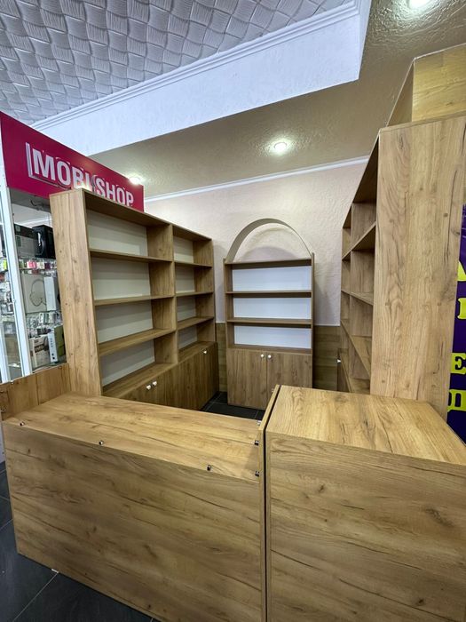 Продам витрины с подстветкой