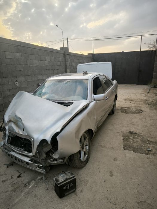 Разбор Мерседес 210 2.3