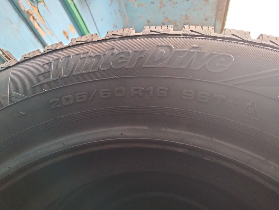 Продам Зимние шины