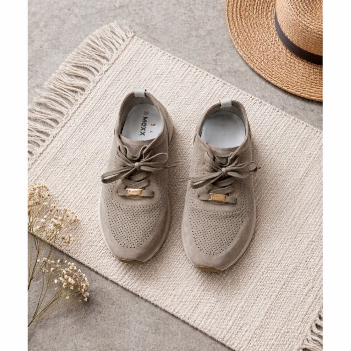 Кроссовки женские