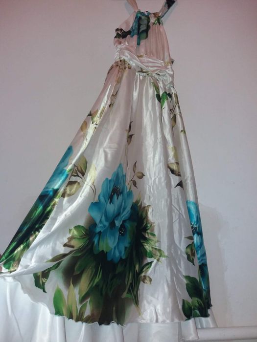 Продам красивое платье