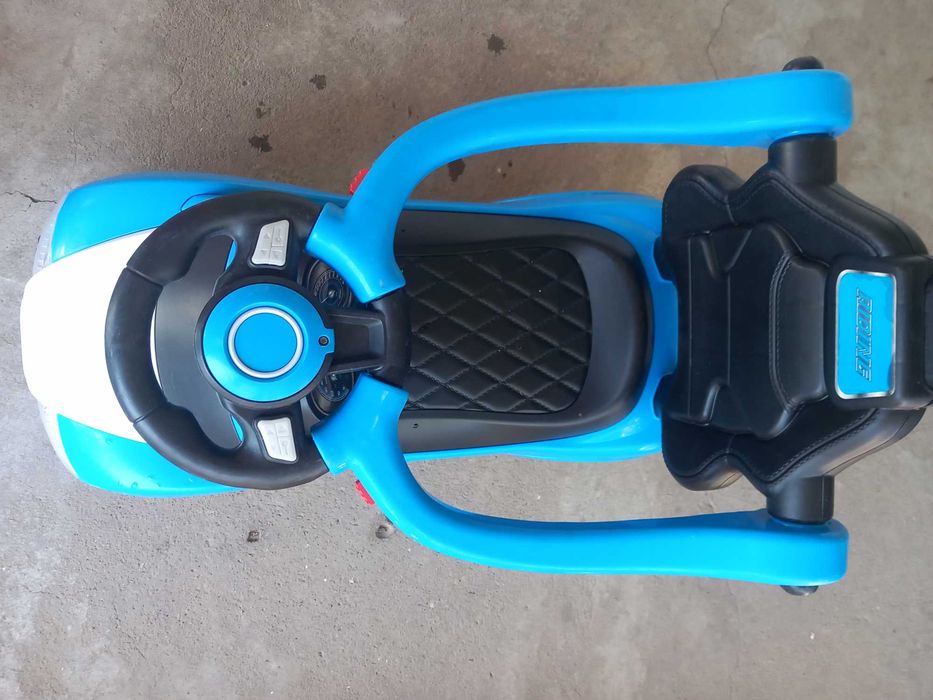 Кола за бутане ride on Moni