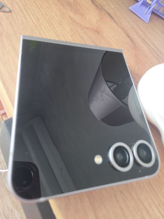 Телефон samsung Z flip 6