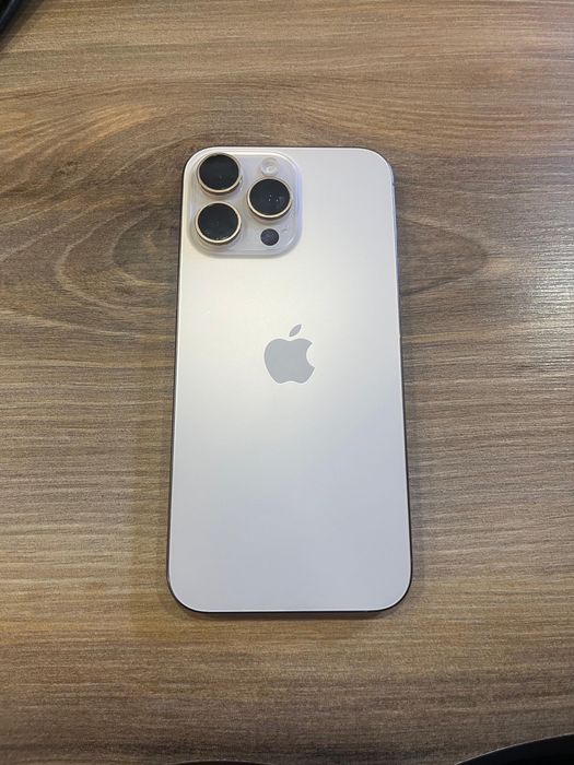 Продам айфон 16 про мах