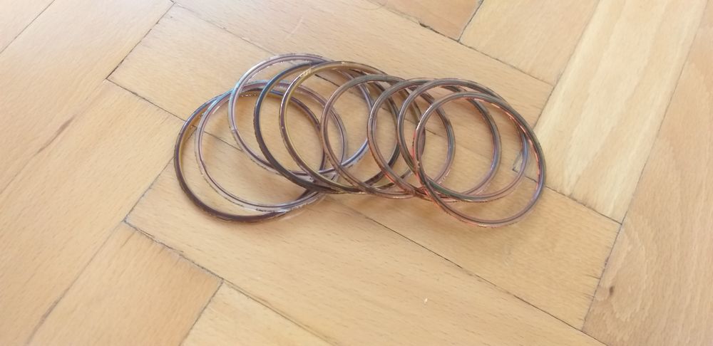 Индийски гривни подходящи за бели днес и др.