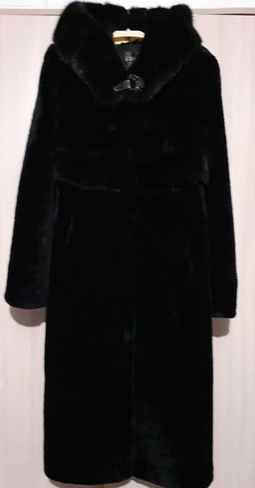 Продам женскую шубу