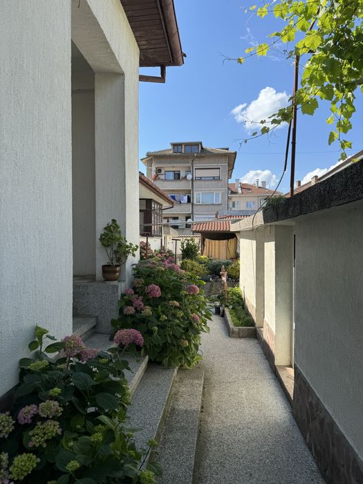 Дава се под наем Къща в Севлиево - 100 кв.м за 255 € - Снимка #1