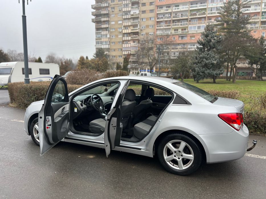 Chevrolet cruize 1.6 benzină