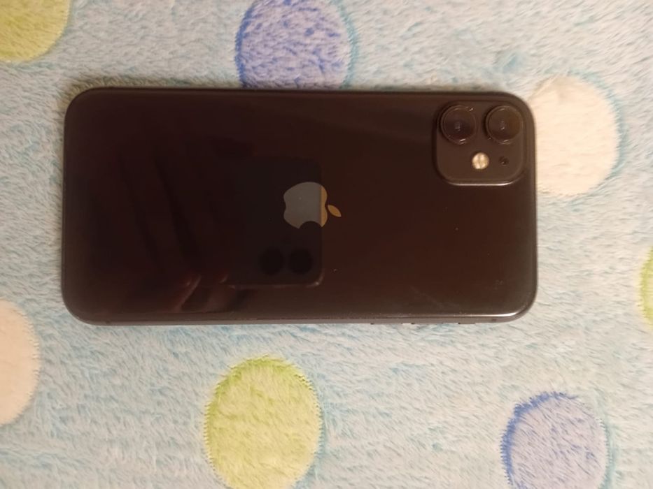 Продам iPhone11 в хорошем состоянии