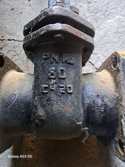 Продам две задвижки