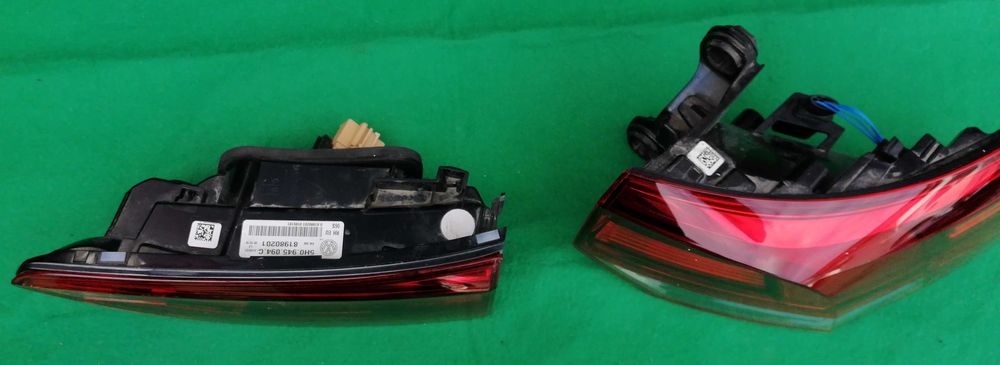 Десен стоп вътрешен и външен за Volkswagen Vw Golf 8 VIII