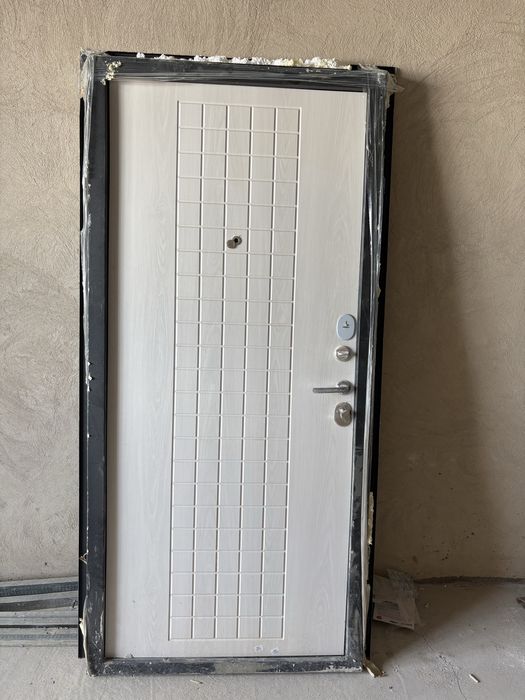 Дверь входной буу