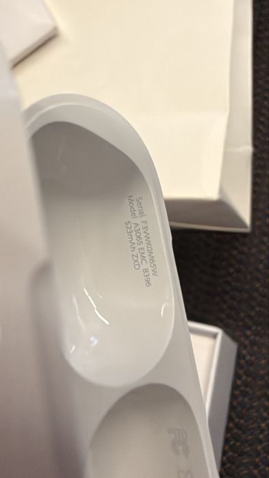 Air pods pro 3  le vand ca m-am mutat pe android