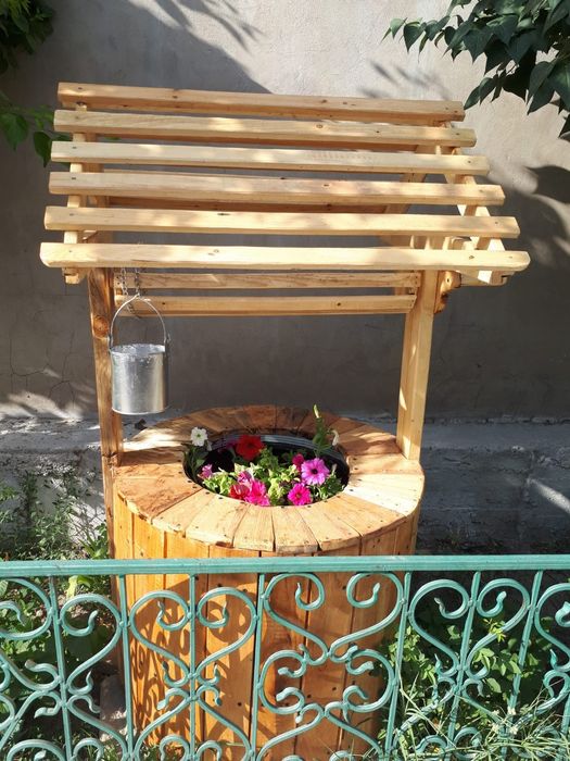 Декоративный колодец