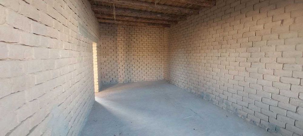 Нишон туманда Уй сотилади