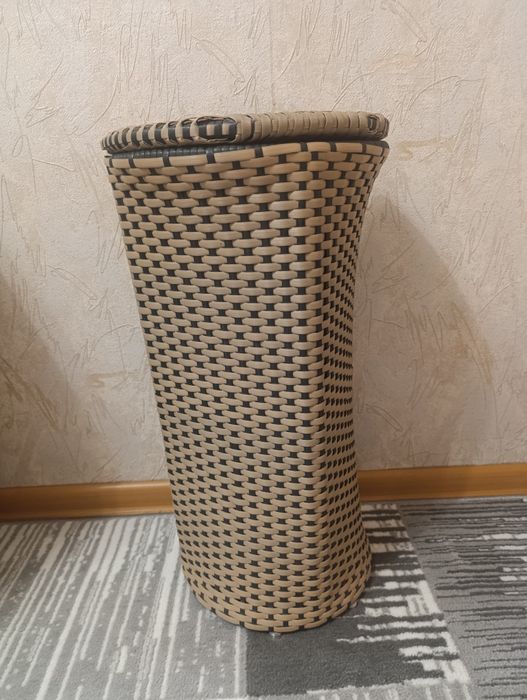 Стильная корзина для белья и др из ротанга