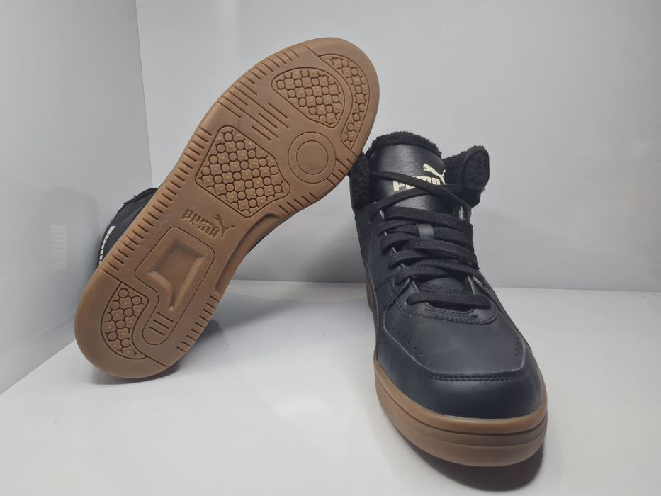 Кецове Puma 

Чисто нови без кутия.

Размер 45 стелка 29.5 см.

Цена 7