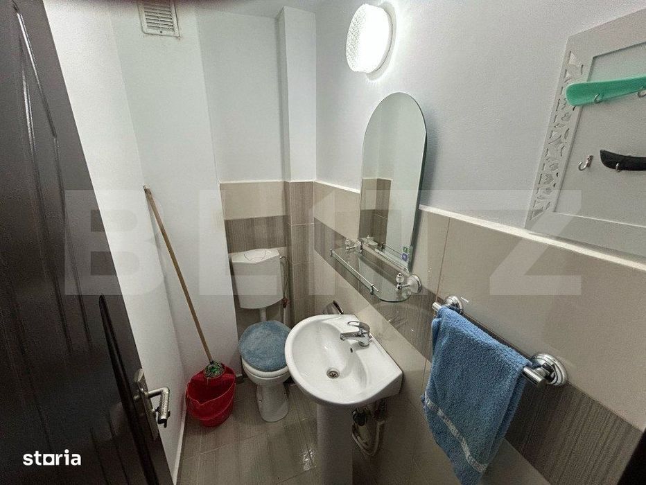 Apartament decomandat cu 3 camere,2 bai, 70 mp, zona Cetate