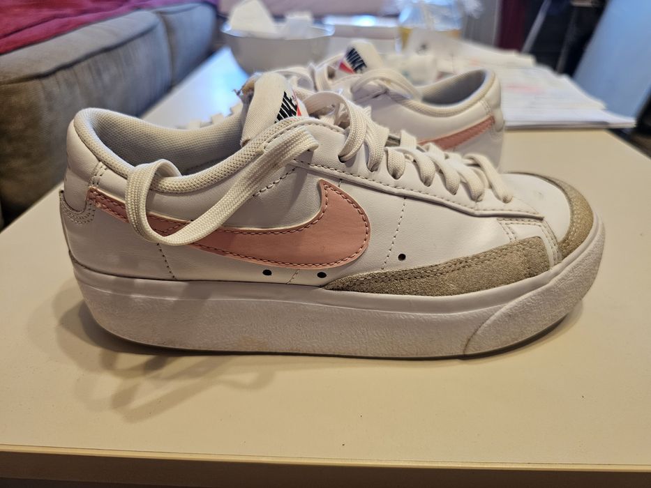 Adidași Nike din piele măsura 36.5