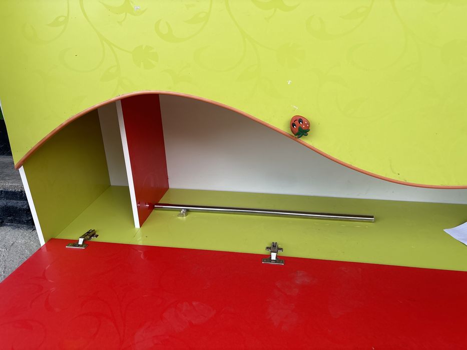 Шкаф и кровать десткие для девочки