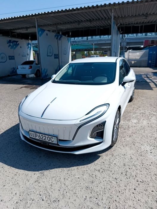 Продается Hongqi EQM5 2024