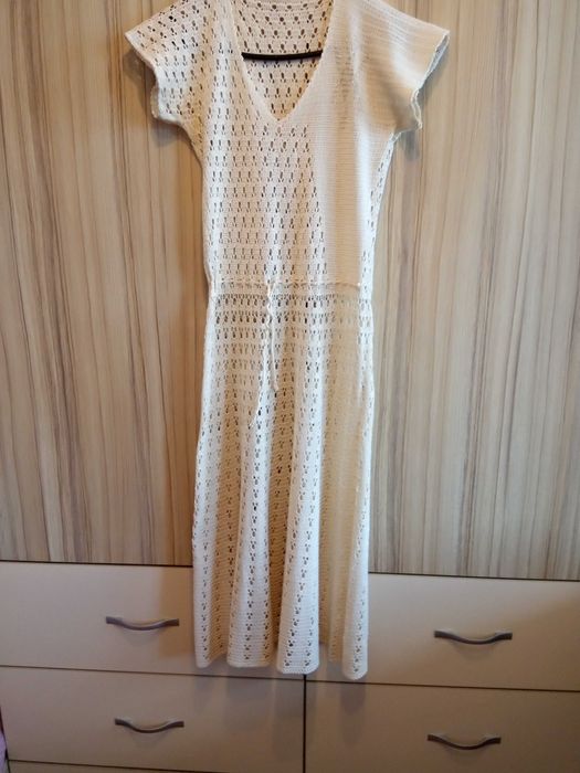 Уникална рокля плетена на една кука.