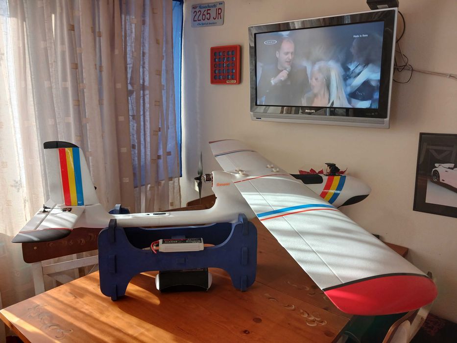 Aeromodel ,Finwing Sabre FPV ARF,Radiocomanda,RC