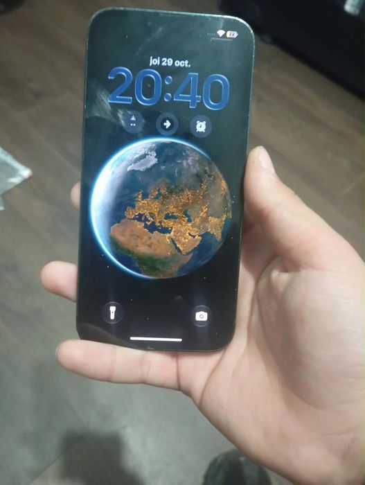 Vand ipone 13 pro verde