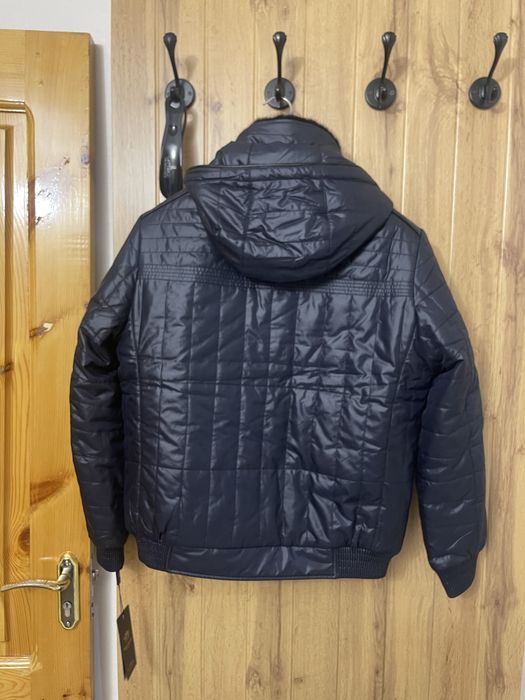 Продаю мужскую куртку