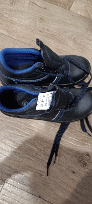 Продам новую обувь