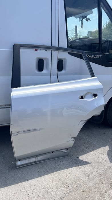 1 брой задна лява и 2 броя задна дясна врата Toyota Rav4 4 (2012-2018)