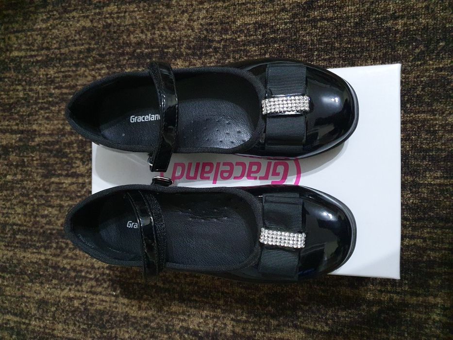 Официални детски обувки