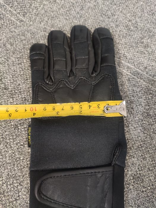 Manusi Tactice  Militare