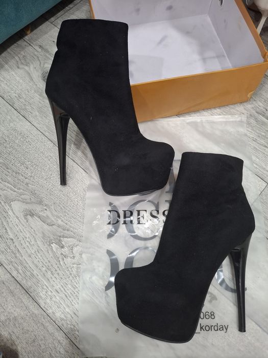 Продам женскую обувь