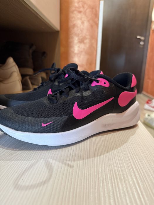 Продавам маратонки