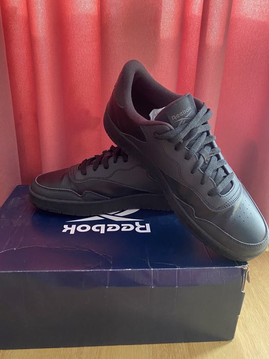 Нови мъжки черни маратонки Reebok