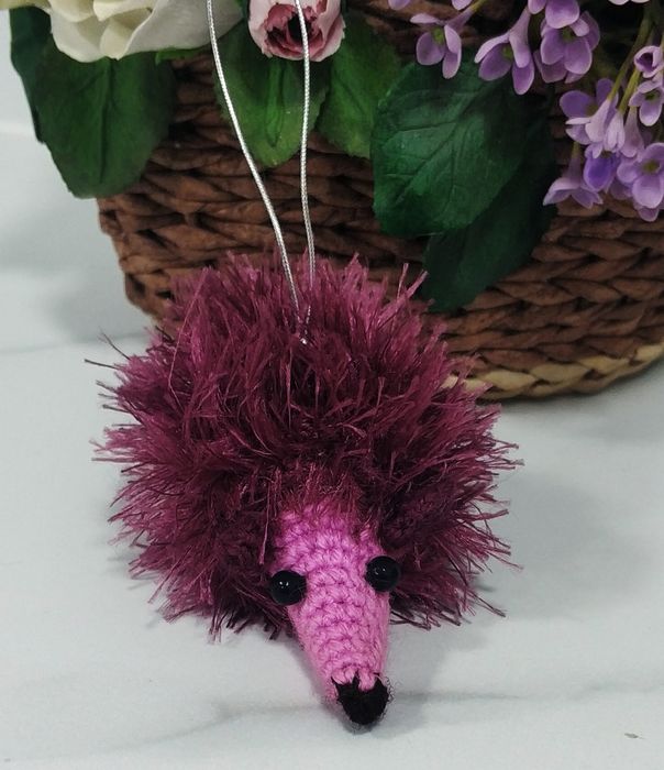 Вязаные брелоки ёжики.