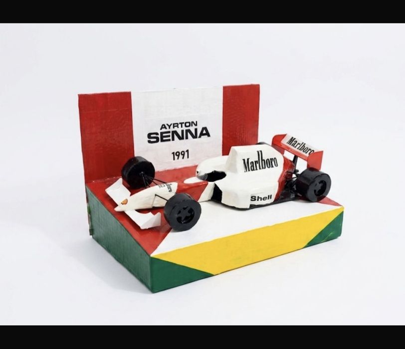 Модель Formula-1 Ayrton Senns.