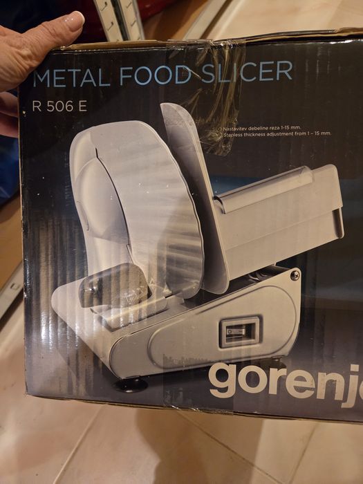 Електриески нож/Резачка за колбаси Gorenje 50 евро