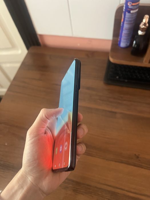 Samsung s21 ultra 12/256 gb sotiladi