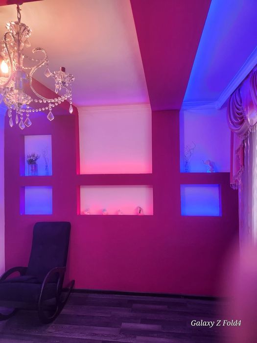 Продава се Тристаен апартамент в Шумен, Пазара - 90 кв.м за 992 €/кв.м - Снимка #3