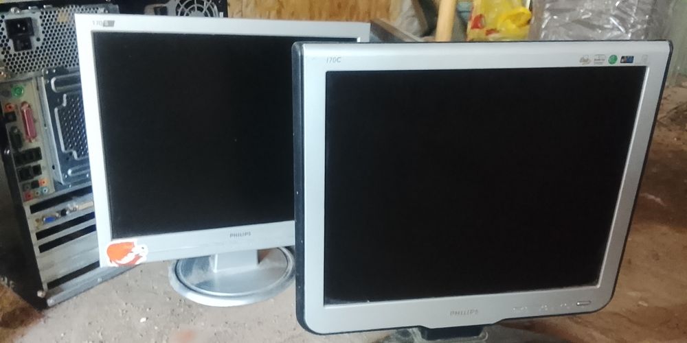 Продам мониторы 4 штуки