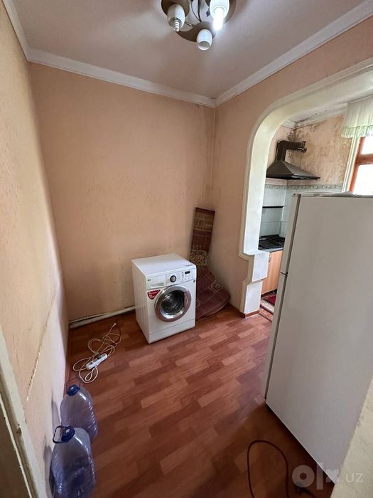 Продаётся трёхкомнатная на м-в Авиасозлар 2