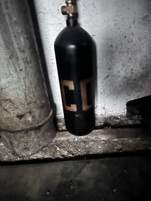 Продаю баллон пяти литровый