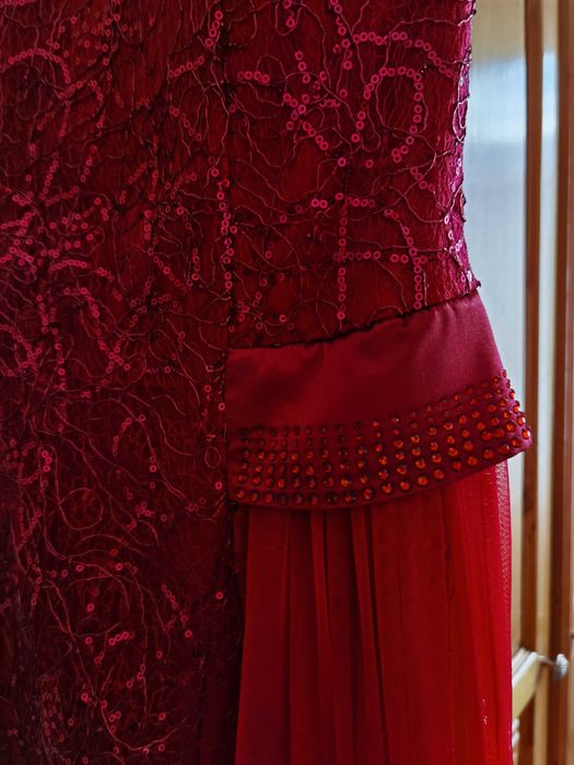 Нова!!! Дълга официална червена рокля с тюл и пайети