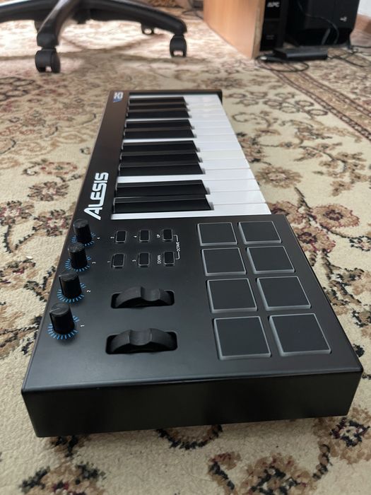 Midi клава Alesis V25